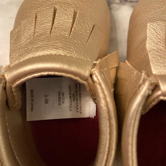 3 for $10! 0-3 month baby gold moccasins - Picture 4 of 5